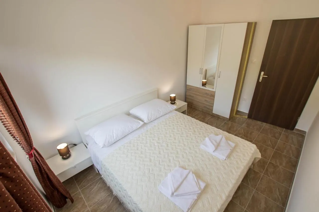 Apartment Andrea Τρογκίρ Κροατία
